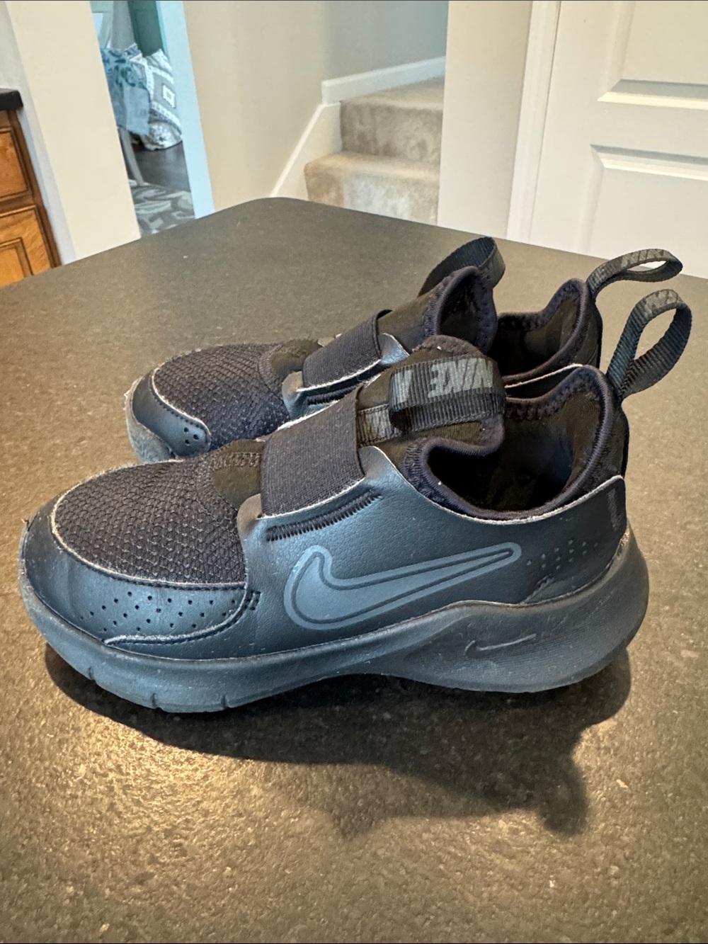 Boys Nike All-Black Flex Runner (13C)